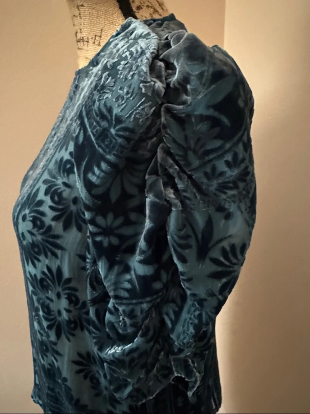 Johnny Was forecast green burnt out velvet short sleeve top. - Picture 3 of 7